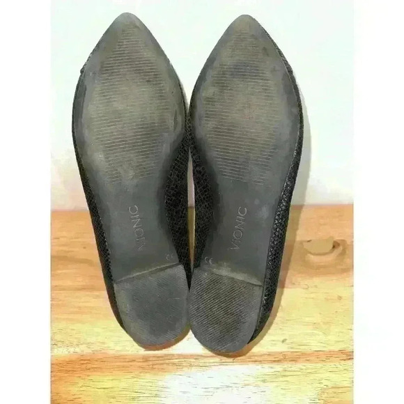 Vionic Black Snakeskin Cabello Ballet Flats Size 8 - Picture 5 of 7